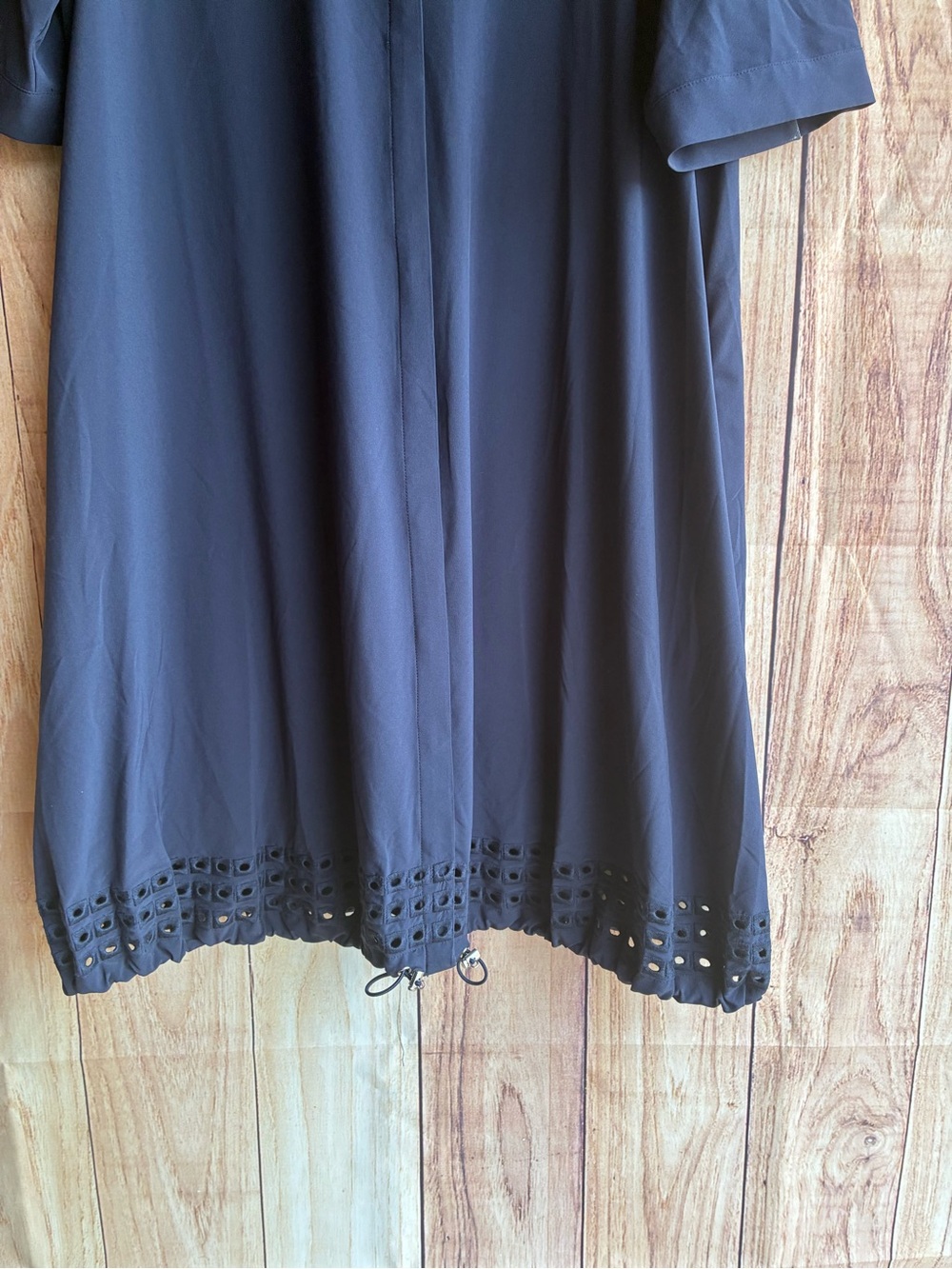 CHICO’S Navy Embroidered Bottom Bungee Dress Size Large (2) - Picture 5 of 9
